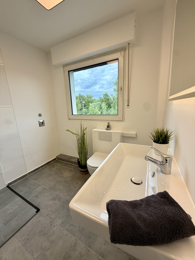Bezugsfreie 3,5-Zimmer-Wohnung mit Südbalkon, Garage+neuem Bad in Barop – Dortmund – Vorschaubild 5