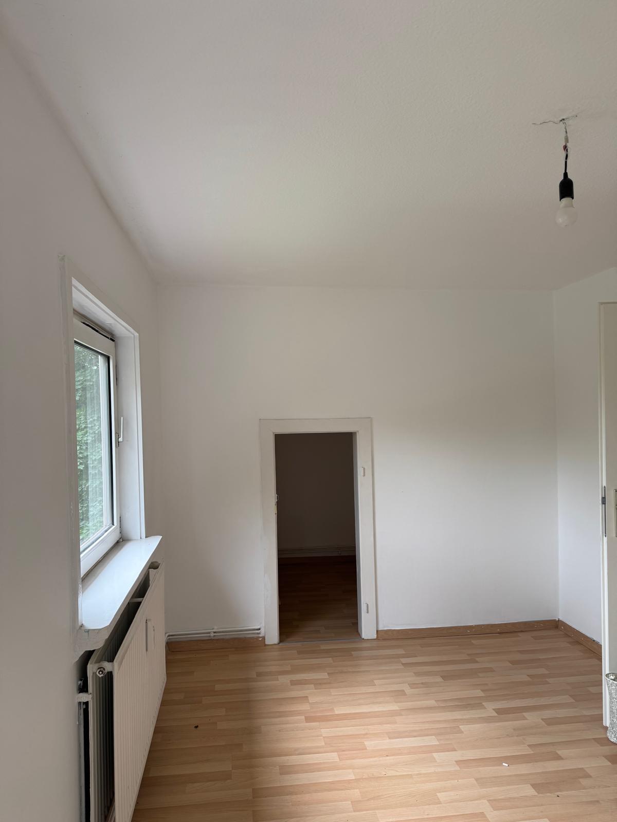 Charmante 2-Zimmer Wohnung im Dachgeschoss mit geräumigem Badezimmer – Salzgitter – Vorschaubild 3