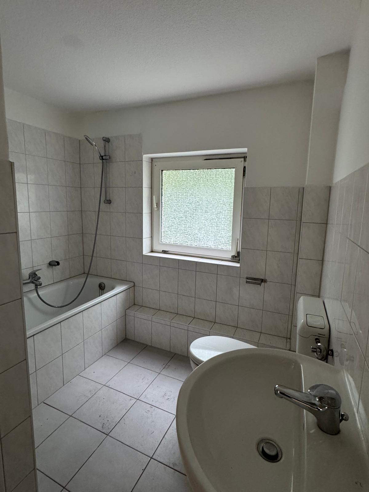 Charmante 2-Zimmer Wohnung im Dachgeschoss mit geräumigem Badezimmer – Salzgitter – Vorschaubild 5