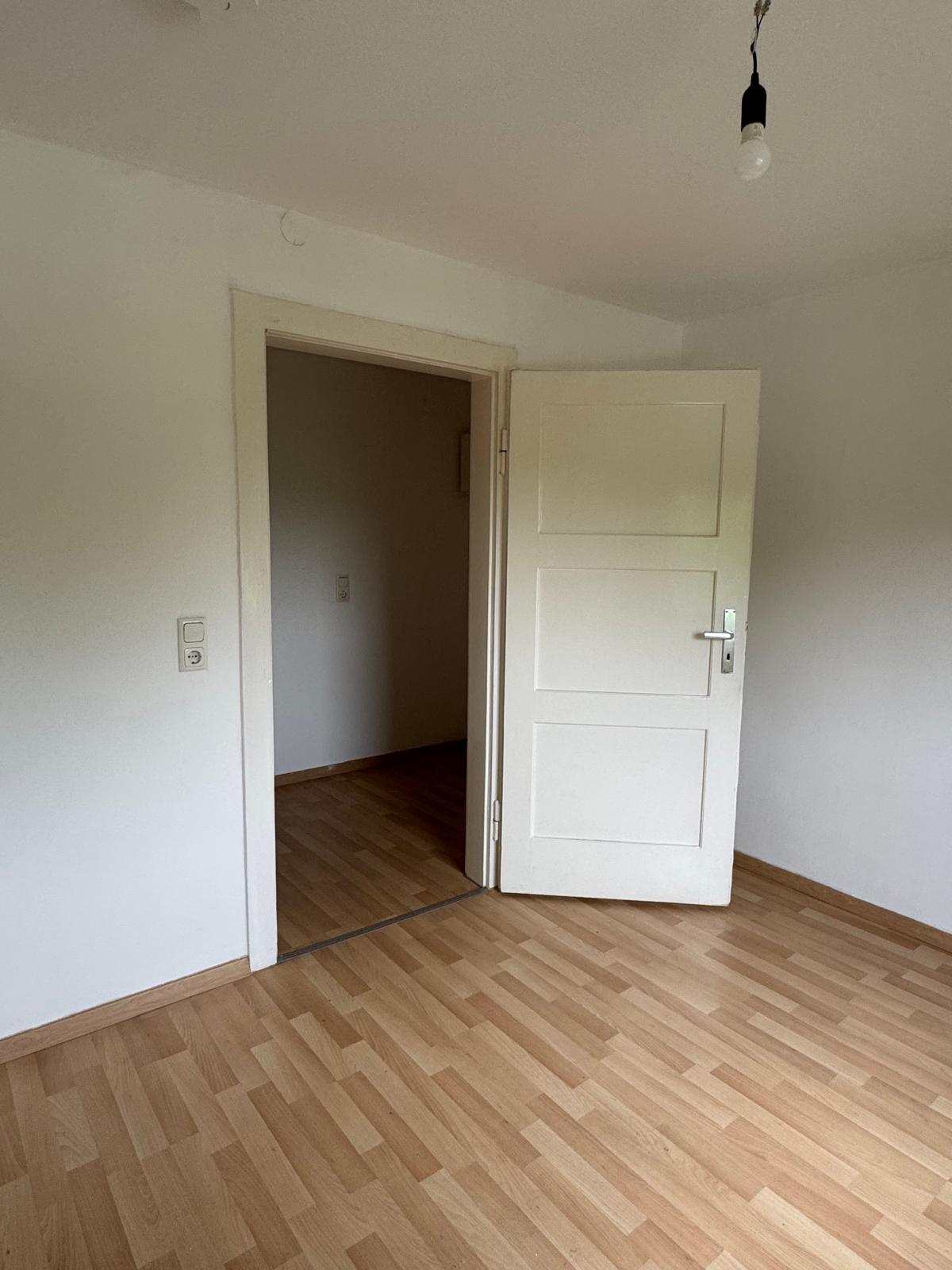 Charmante 2-Zimmer Wohnung im Dachgeschoss mit geräumigem Badezimmer – Salzgitter – Vorschaubild 7