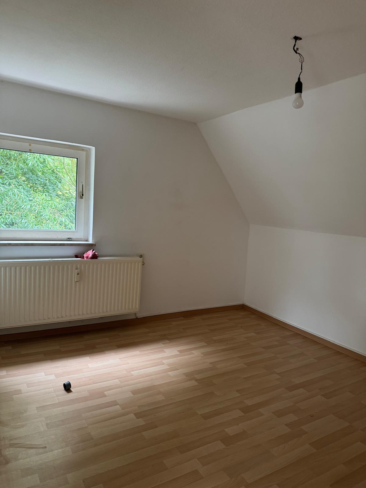 Charmante 2-Zimmer Wohnung im Dachgeschoss mit geräumigem Badezimmer – Salzgitter – Vorschaubild 10