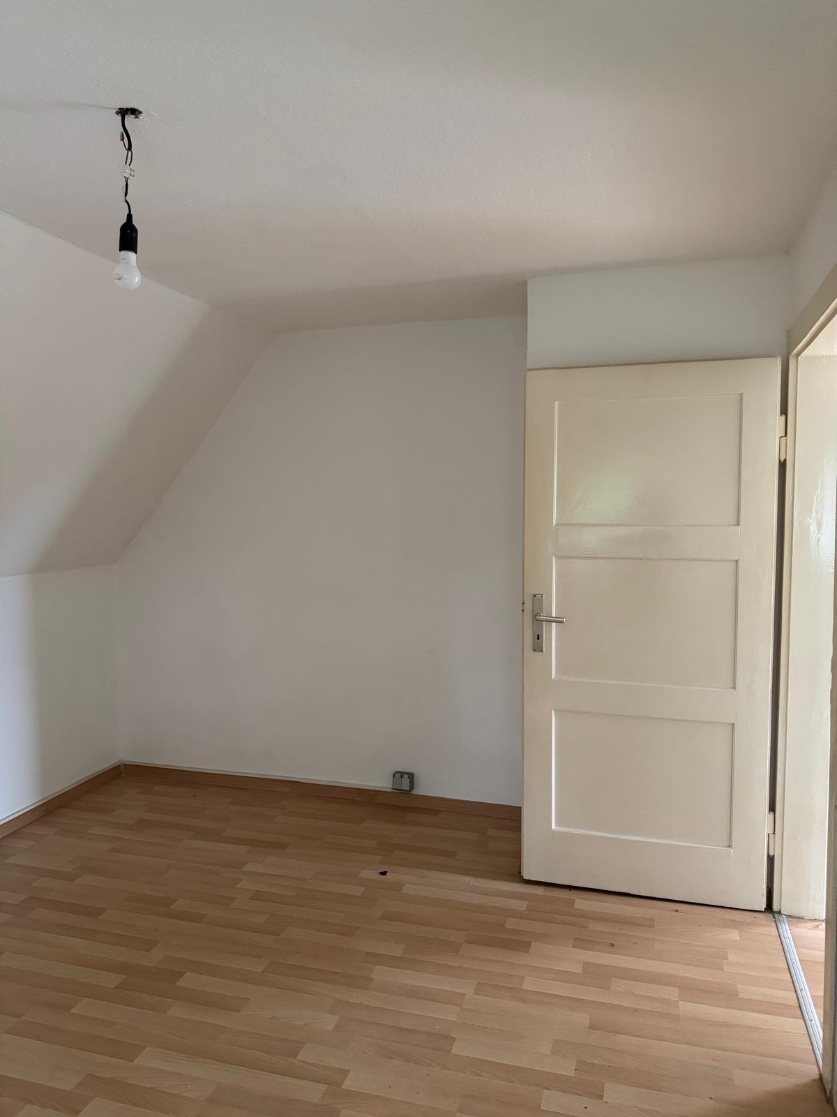 Charmante 2-Zimmer Wohnung im Dachgeschoss mit geräumigem Badezimmer – Salzgitter – Vorschaubild 11