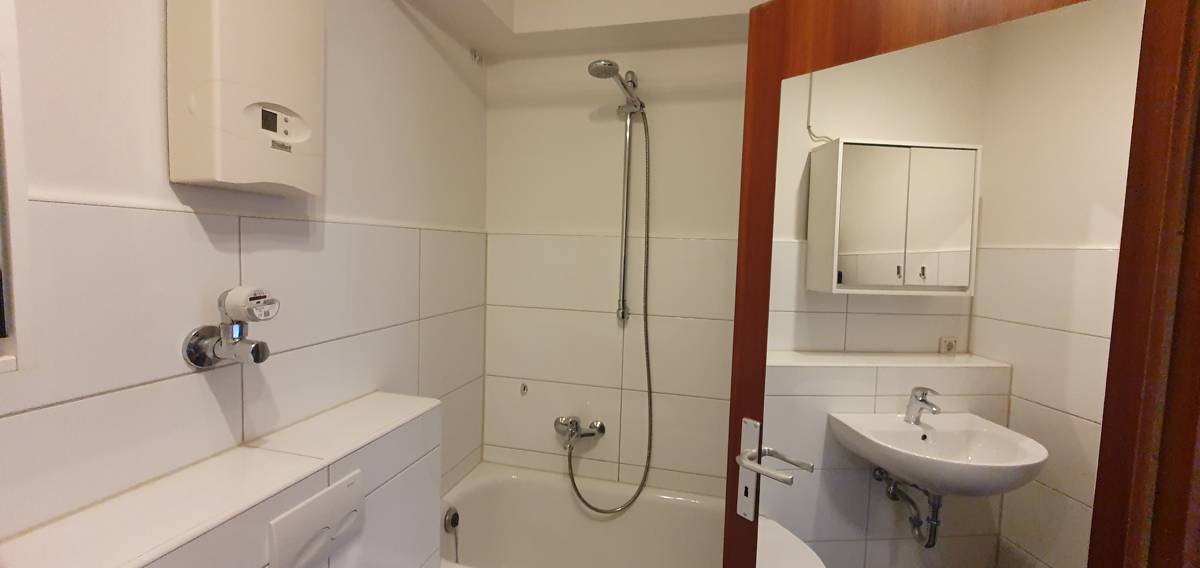 Kleines, renoviertes Apartment in gepflegter WEG unweit vom Gräfrather Marktplatz – Solingen – Vorschaubild 4