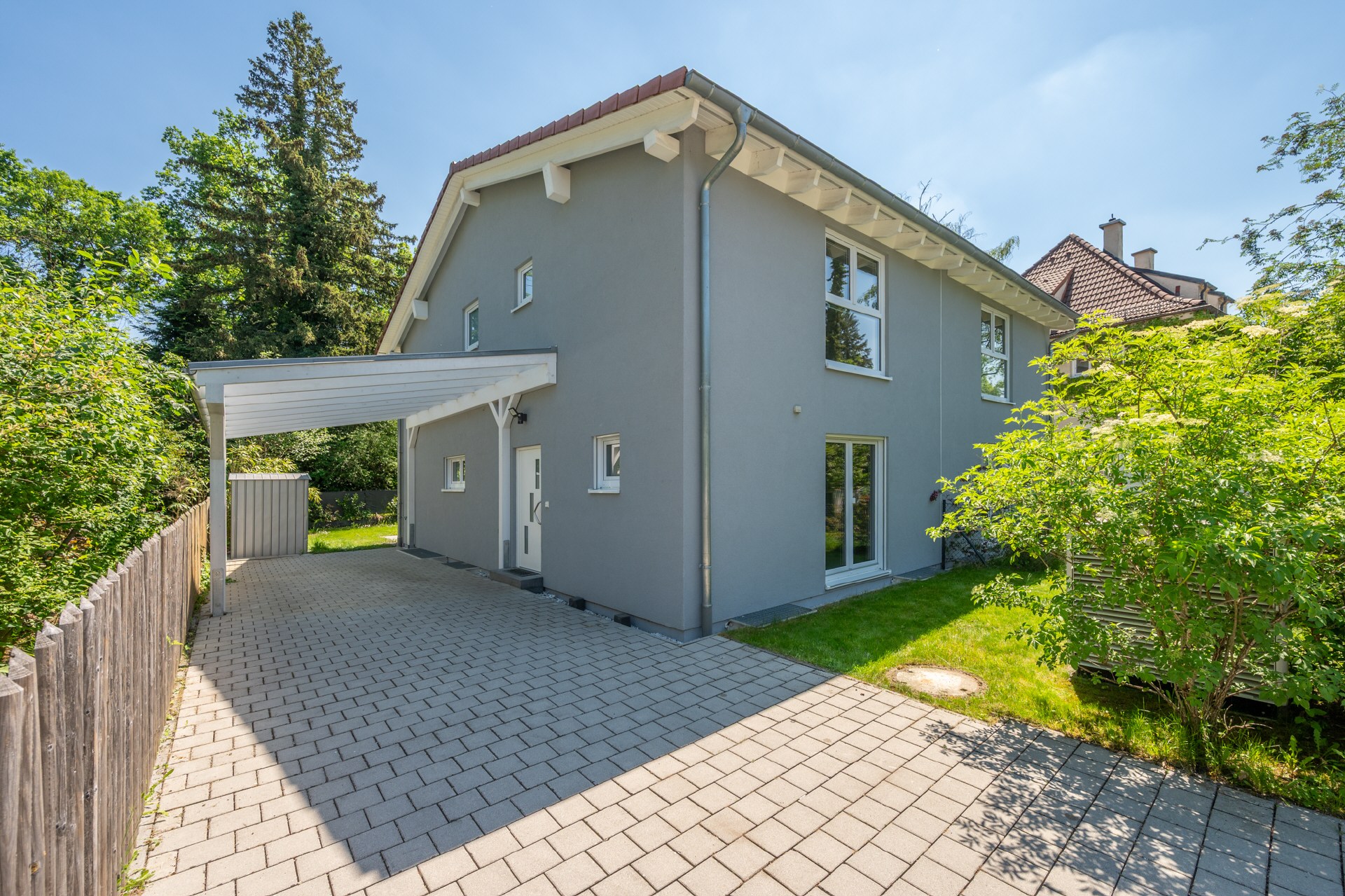 AIGNER - Neuwertige Doppelhaushälfte in KfW55-Standard im idyllischen Waldtrudering – München – Vorschaubild 2