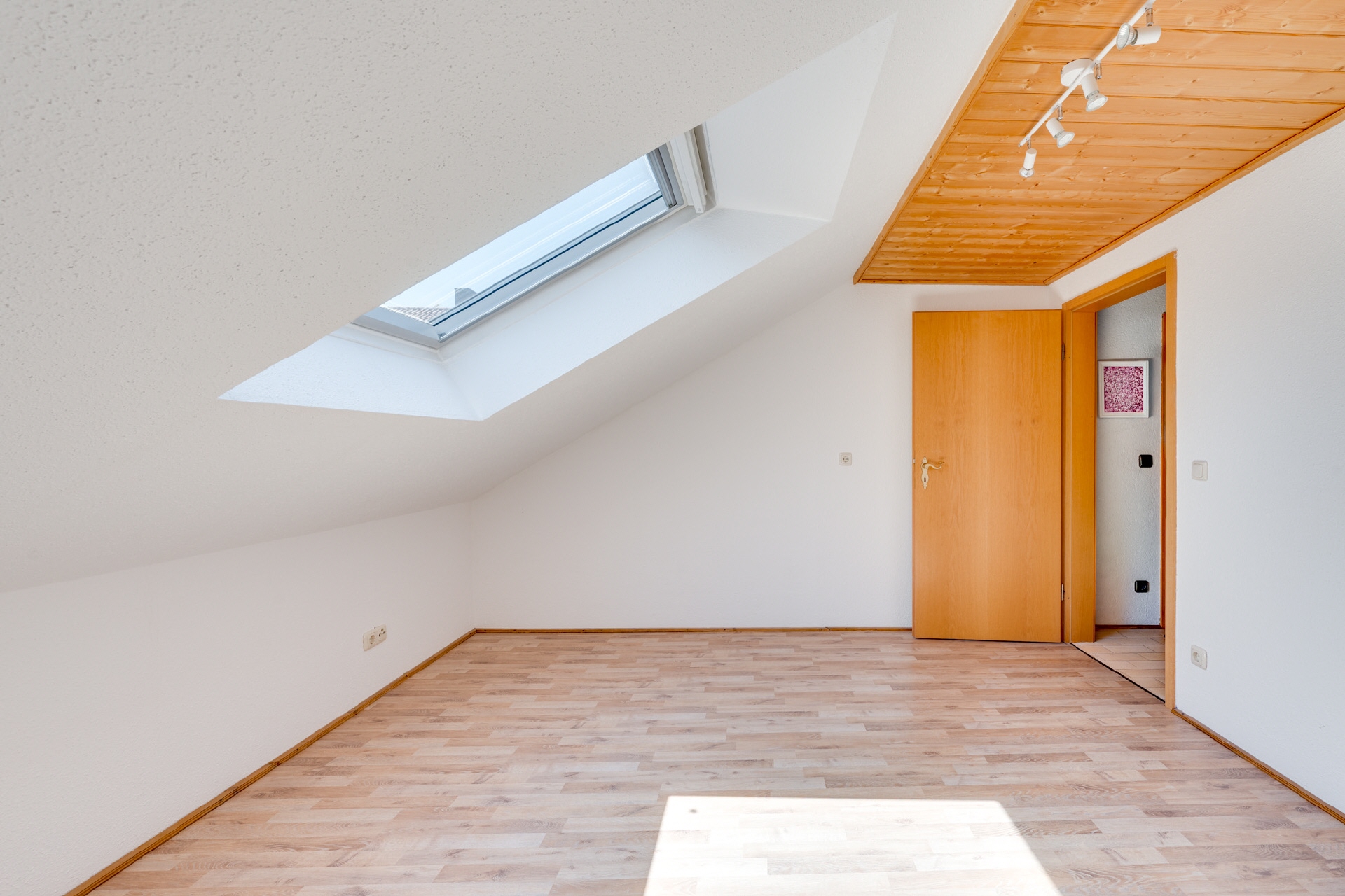 AIGNER- Gepflegtes Einfamilienhaus mit durchdachter Raumaufteilung in familienfreundlicher Umgebung – Egenhofen – Vorschaubild 8