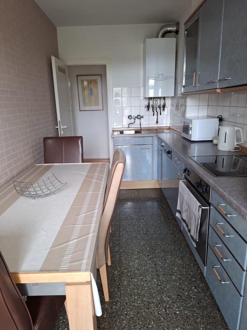 78QM Wohnung - 2 Schlafzimmer, Balkon, Badezimme mit Wanne – KRefeld – Vorschaubild 5