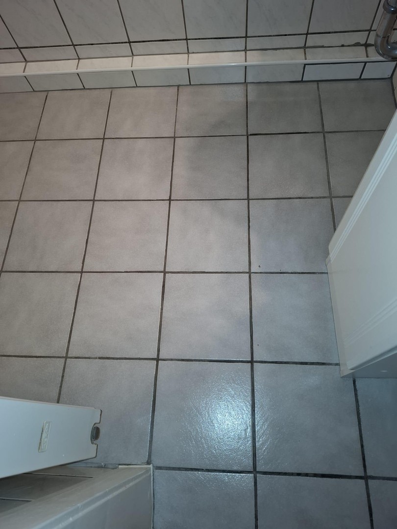 78QM Wohnung - 2 Schlafzimmer, Balkon, Badezimme mit Wanne – KRefeld – Vorschaubild 16