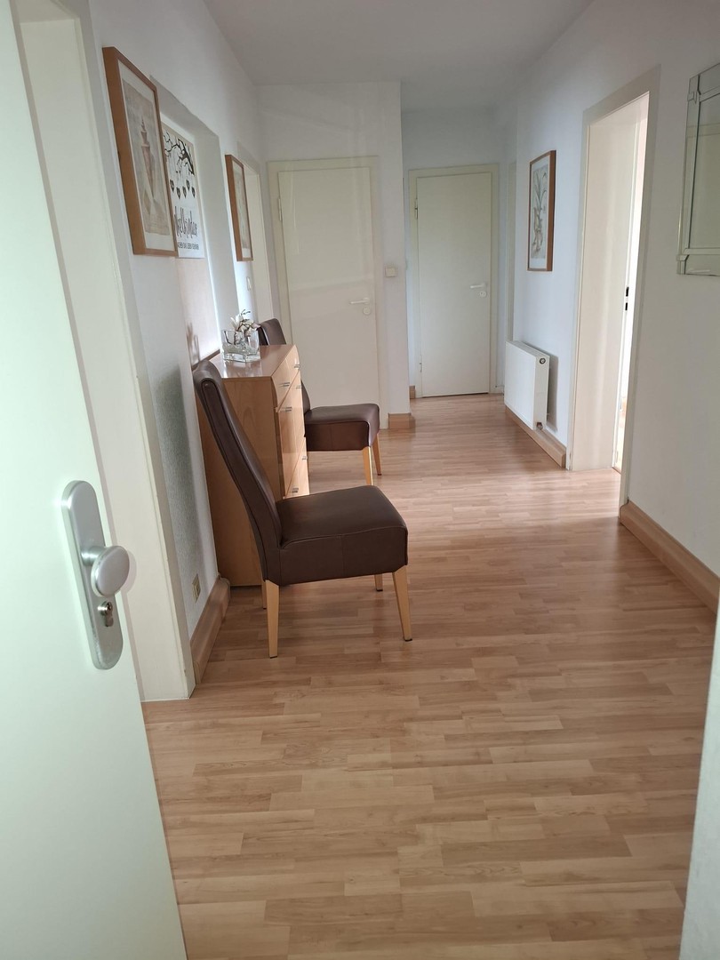78QM Wohnung - 2 Schlafzimmer, Balkon, Badezimme mit Wanne – KRefeld – Vorschaubild 22