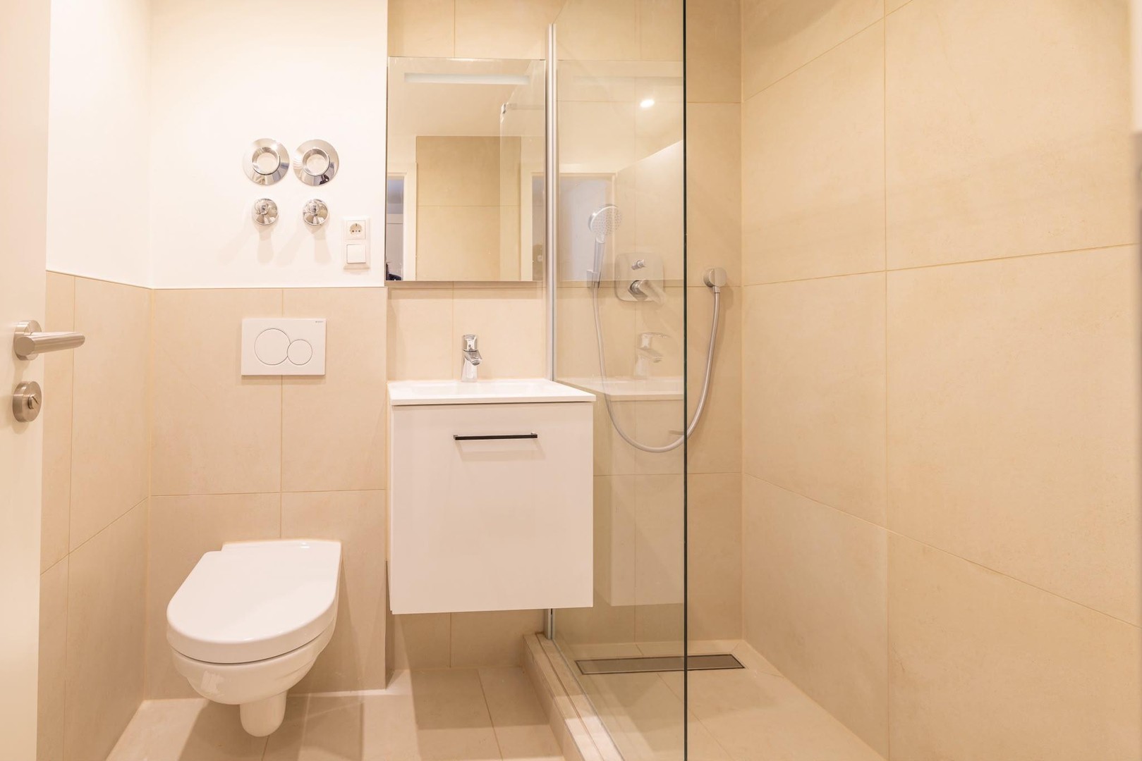 Modernes, renoviertes 1-Zimmer-Apartment mit Balkon – sofort bezugsfertig – München – Vorschaubild 7
