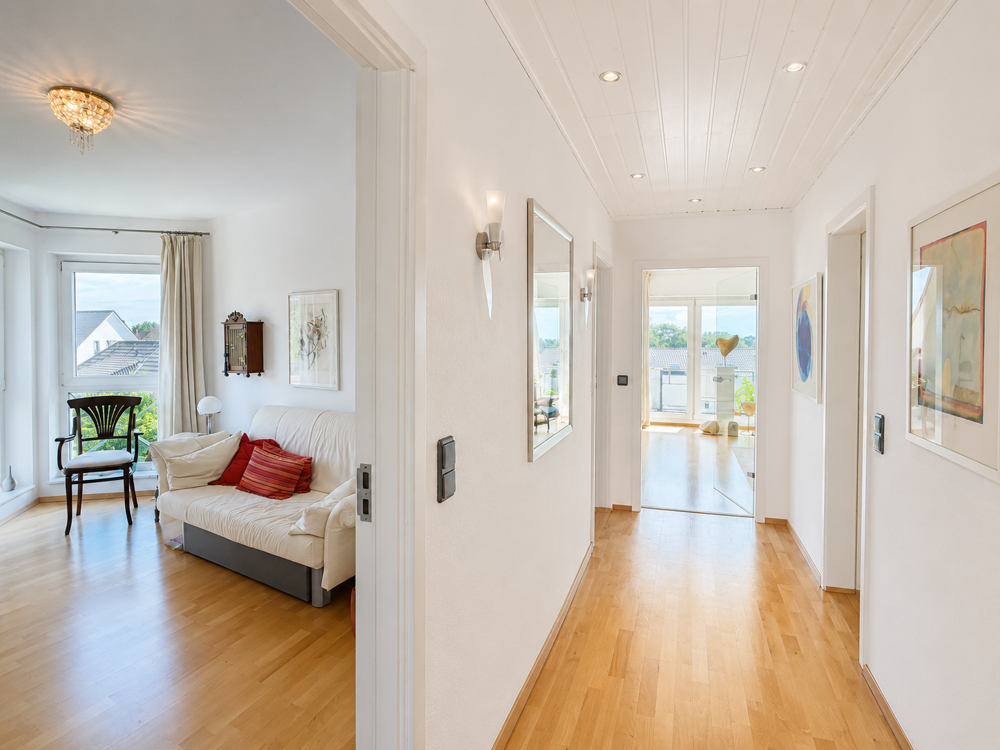Lichtdurchflutetes Wohnen mit Weitblick und sonnigem Balkon – Bielefeld – Vorschaubild 10