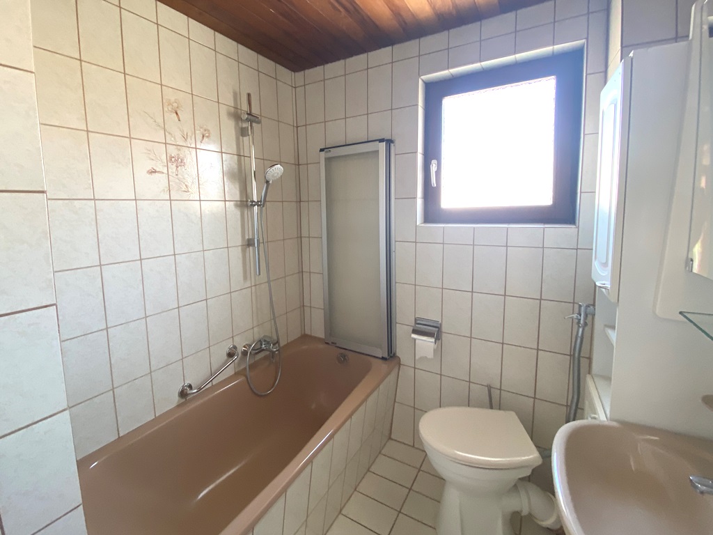 Neu-Ulm: Modernisiertes Mehrfamilienhaus (DHH) mit idyllischem Garten in Donau-Nähe – Neu-Ulm / Offenhausen – Vorschaubild 10