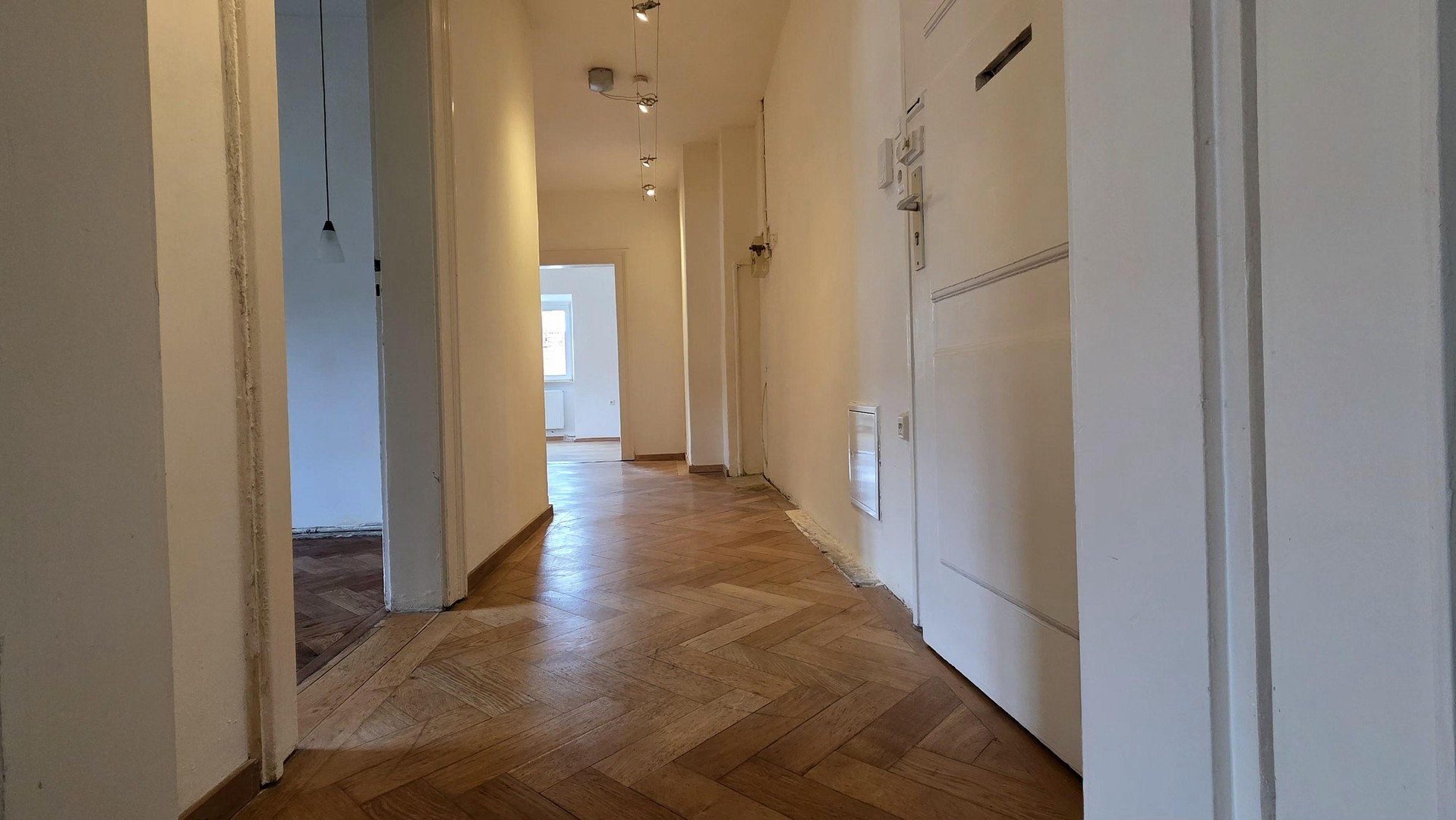 2-Zimmerwohnung in Neuhausen: Altbauwohnung mit Potenzial – München – Vorschaubild 6