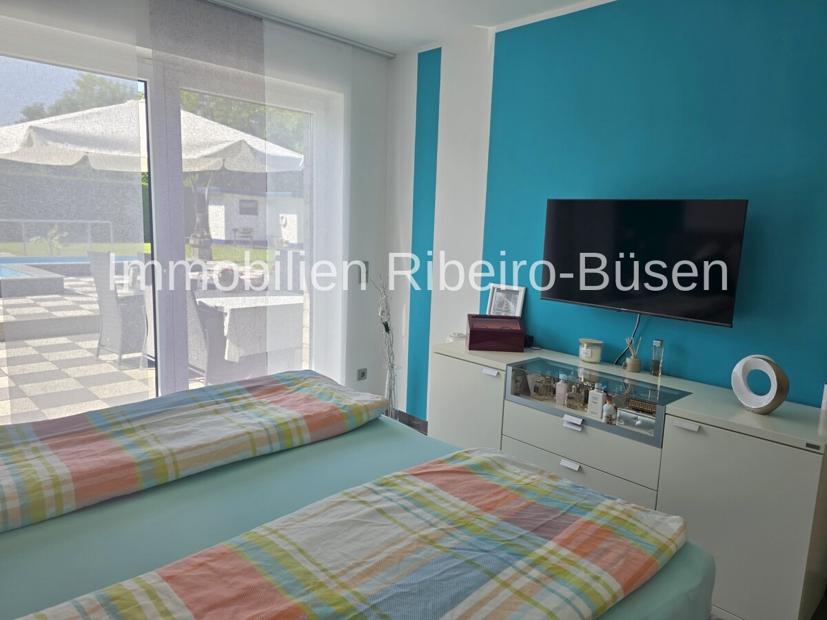 Ein Zuhause für höchste Ansprüche – großzügiges Wohnen mit Pool und Einliegerwohnung – Mönchengladbach – Vorschaubild 12