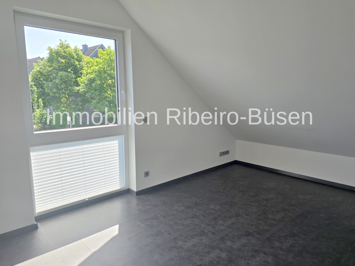 Ein Zuhause für höchste Ansprüche – großzügiges Wohnen mit Pool und Einliegerwohnung – Mönchengladbach – Vorschaubild 15