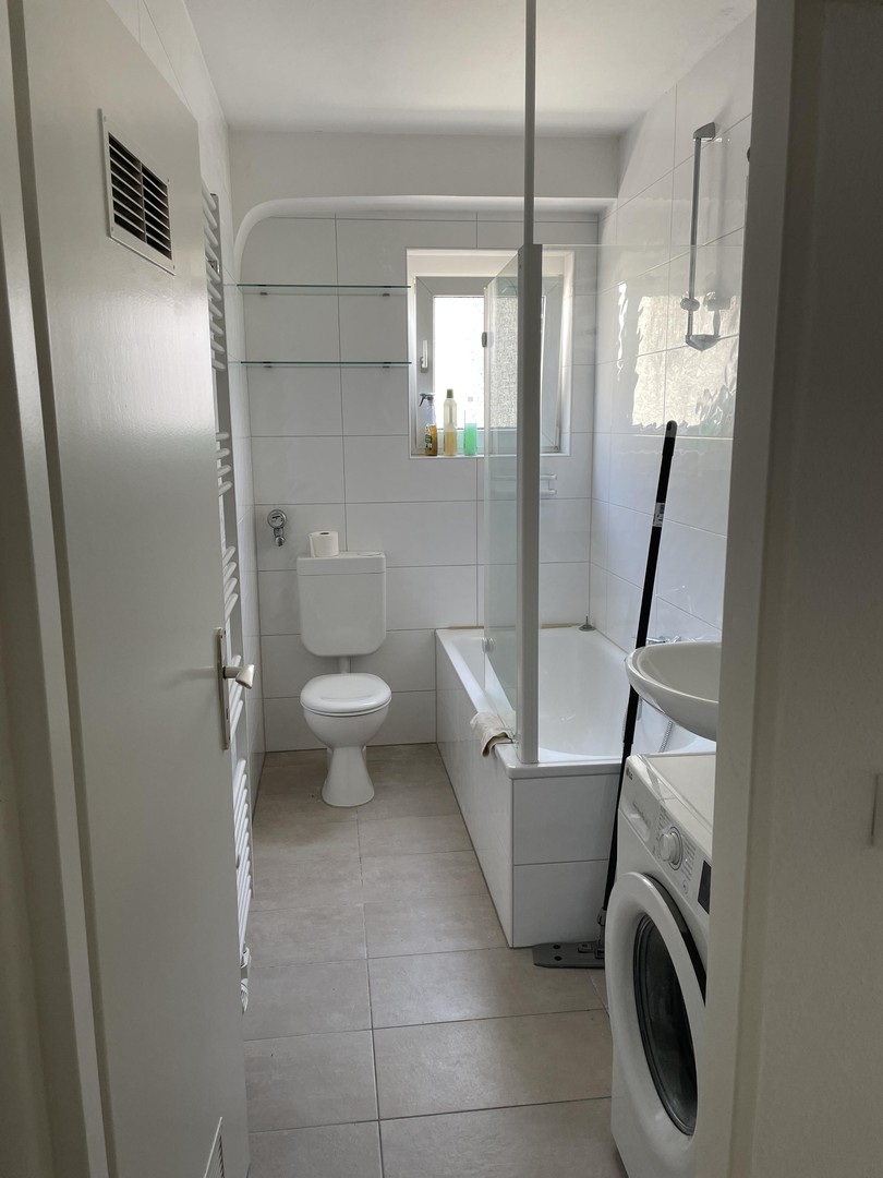 Sanierte Wohnung vollmöbliert in 1A-Lage nähe HBF und Uni – Mannheim – Vorschaubild 2