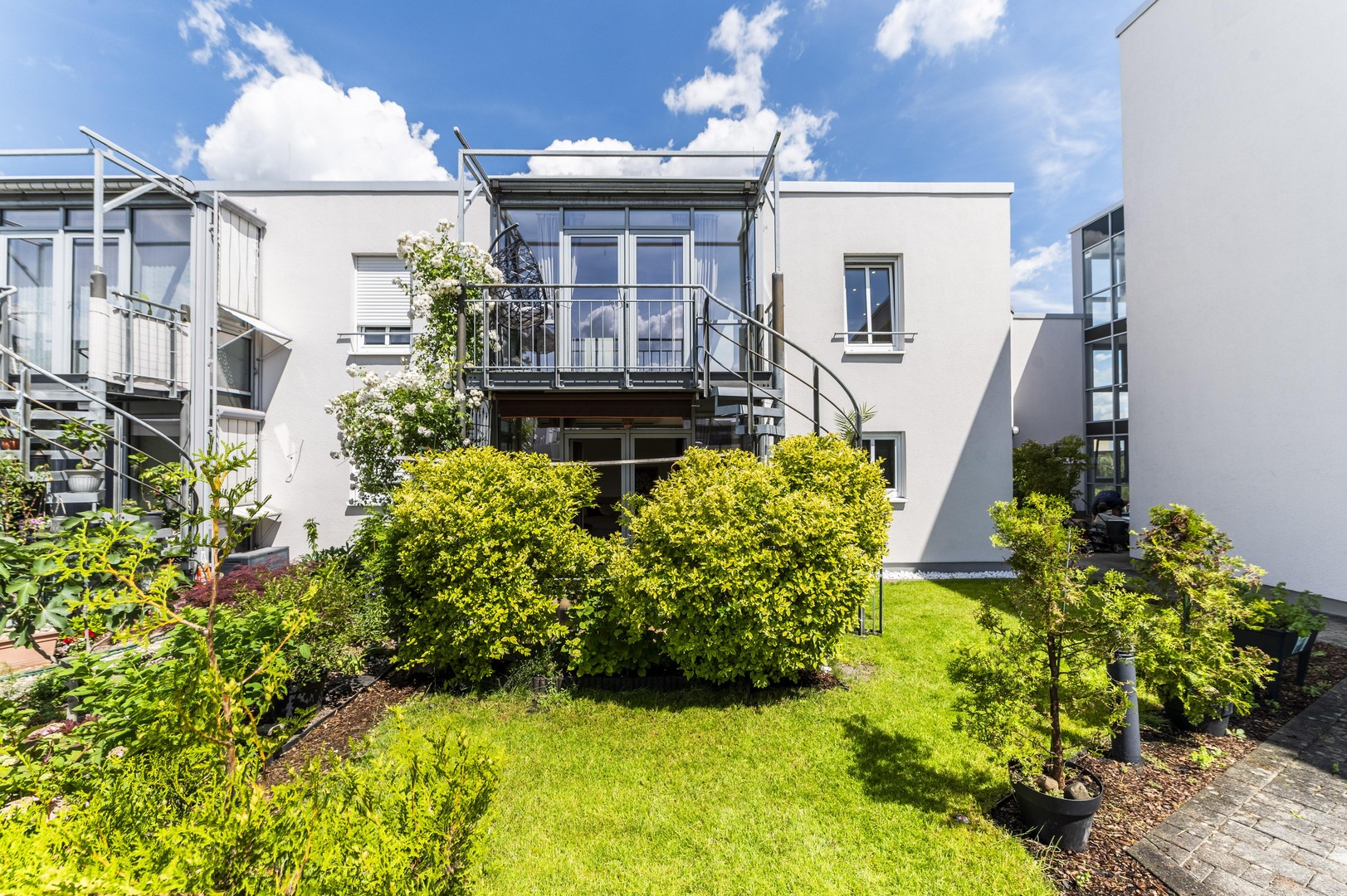 Luxus kernsanierte Maisonette mit Reihenhauscharakter, Garten & Panoramablick über Dresden – Dresden – Vorschaubild 13
