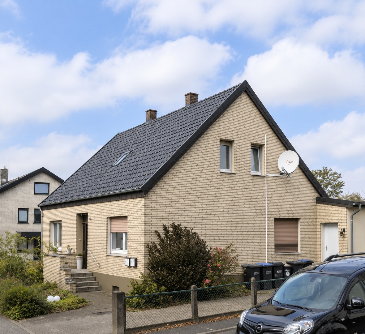 Zweifamilienhaus in Enger zu verkaufen – Enger – Bild 1 von 9