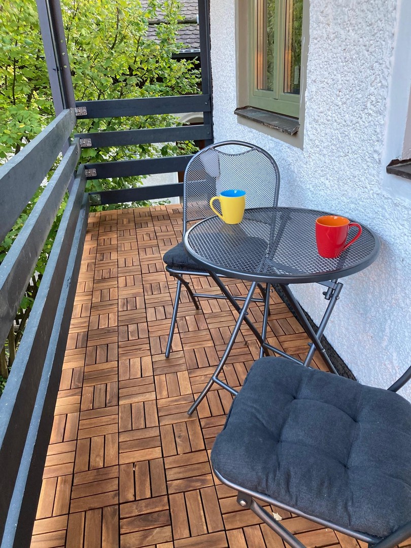 Gemütliche möblierte Wohnung mit Blick ins Grüne – München – Vorschaubild 17