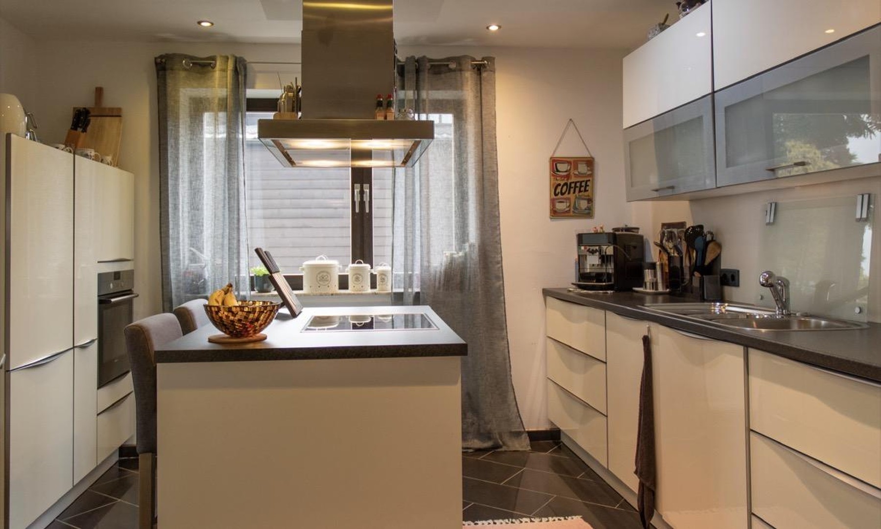Exklusiver freistehender Bungalow mit Einliegerwohnung, Fernblick, Doppelgarage & großem Garten – Schmelz – Vorschaubild 10