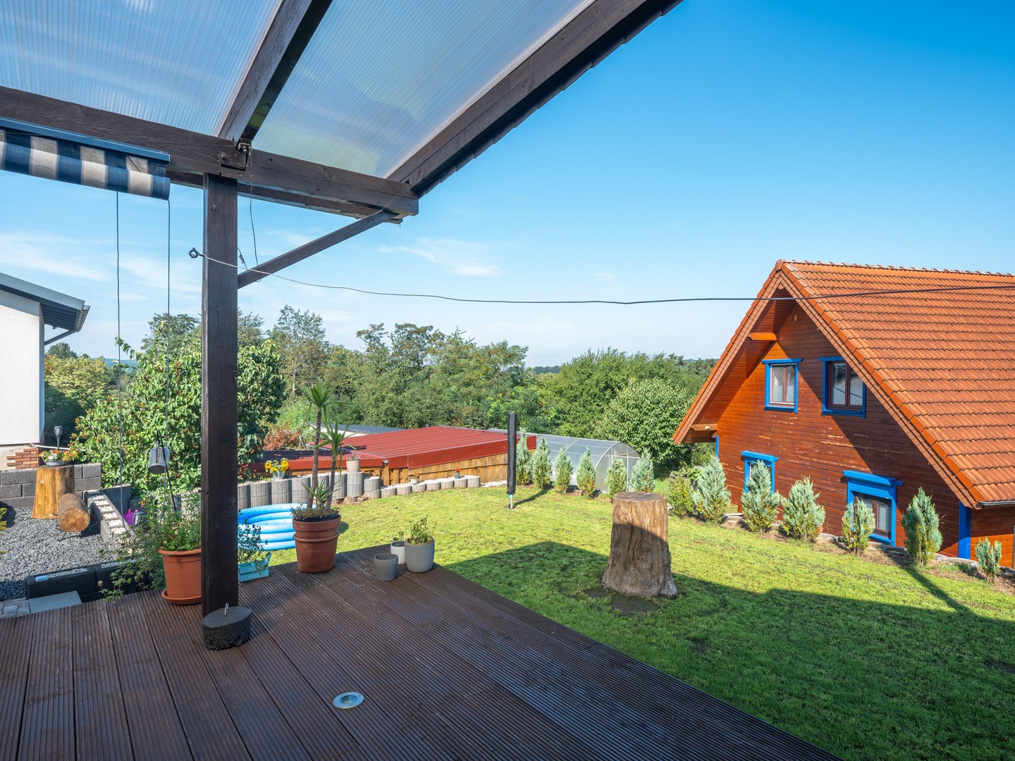 Exklusiver freistehender Bungalow mit Einliegerwohnung, Fernblick, Doppelgarage & großem Garten – Schmelz – Vorschaubild 27