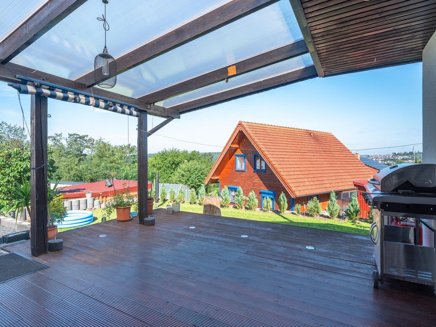 Exklusiver freistehender Bungalow mit Einliegerwohnung, Fernblick, Doppelgarage & großem Garten – Schmelz – Vorschaubild 36