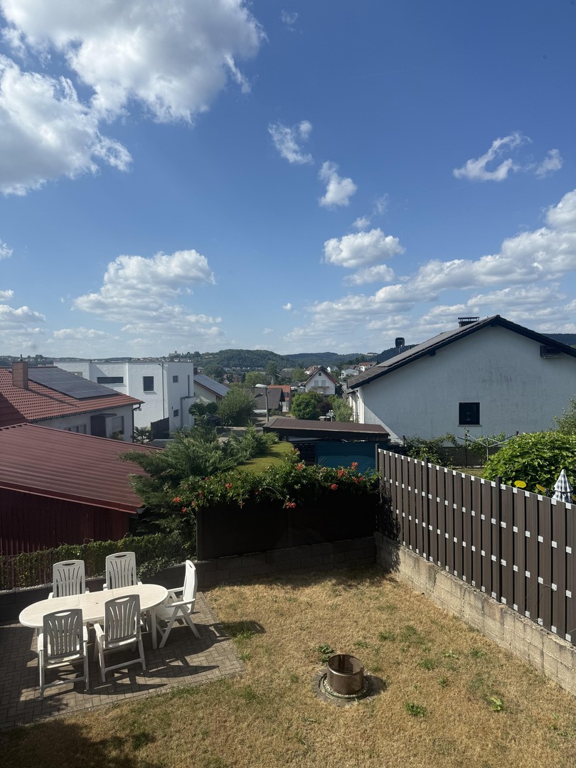 Exklusiver freistehender Bungalow mit Einliegerwohnung, Fernblick, Doppelgarage & großem Garten – Schmelz – Vorschaubild 44