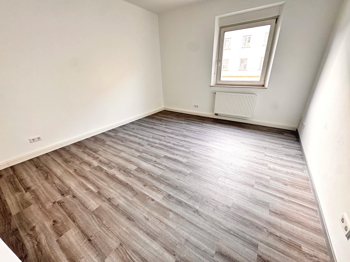 Frisch renovierte 2Zi-Whg. mit neuer Küche – Nürnberg – Vorschaubild 4