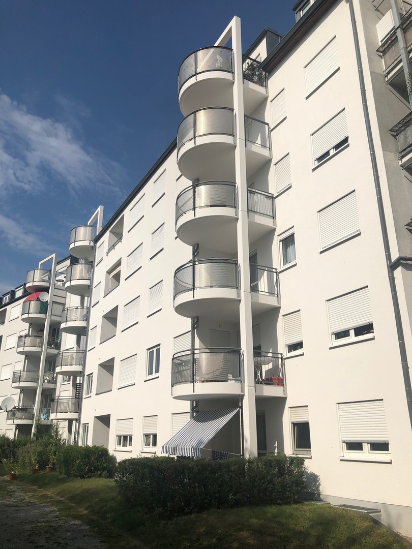 Tolle 3-Zimmer-Wohnung mit Aufzug+Balkon+Tiefgarage in Karlsruhe