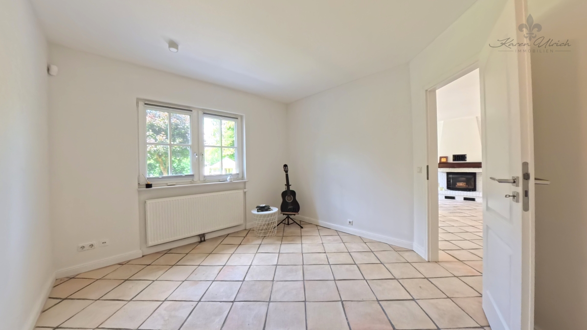 Weite, Ruhe & Design: Moderner Winkelbungalow in Rosengarten mit Kamin, Gartenidylle & Hamburg-Nähe – Rosengarten / Neu Eckel – Vorschaubild 11