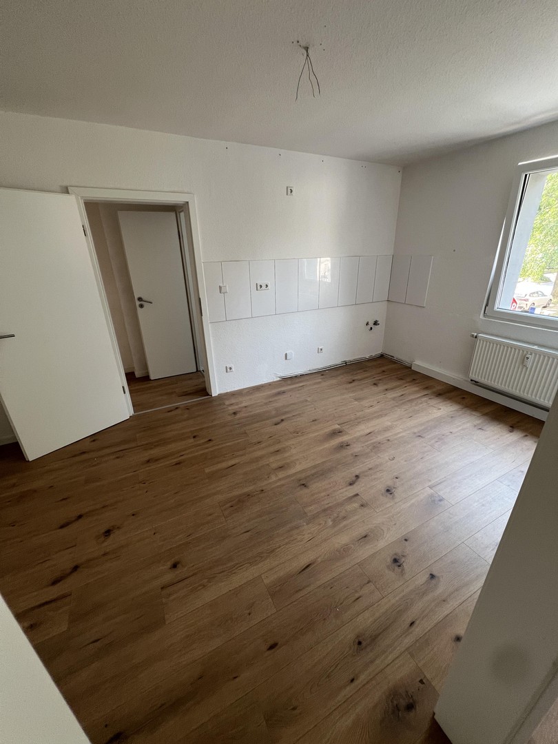Sanierte und helle 2-Zimmerwohnung m. gr. Wohnküche + Duschbad – Bottrop – Vorschaubild 4