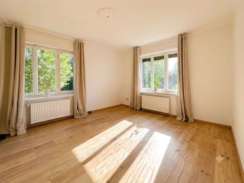 Massives Einfamilienhaus | Kamin | Idyllischer Garten | Garage & Carport – Leipzig – Vorschaubild 5
