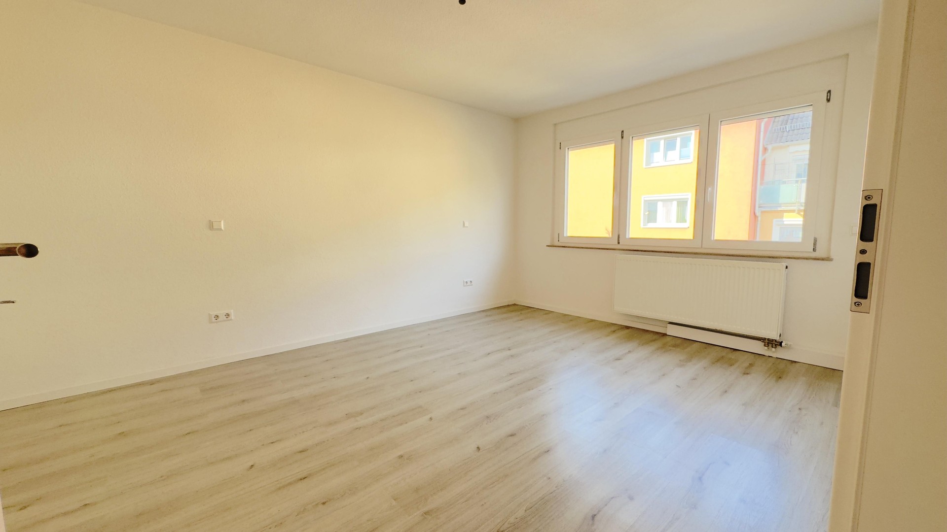 ? Fünf-Zimmer-Wohnung in Pforzheim – modernisiert, lichtdurchflutet, mit Kamin und zwei Bädern – Pforzheim – Vorschaubild 8