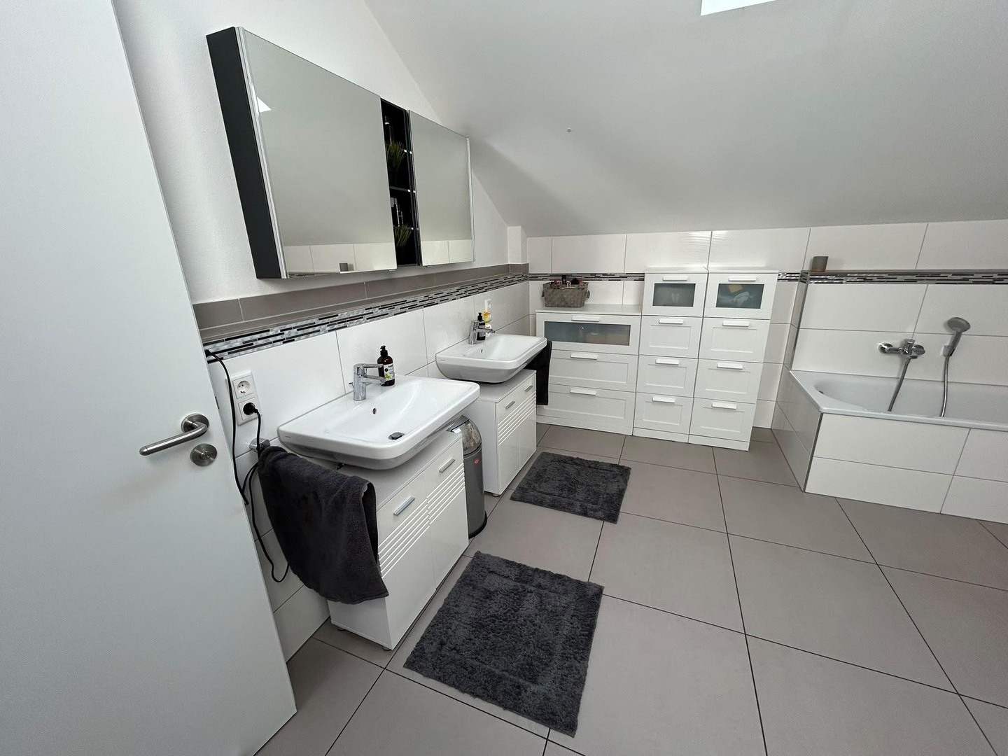 Sehr ruhige, traumhafte, gr. 4-Zi.-Terrassen-Wohnung Grafing – Grafing – Vorschaubild 10