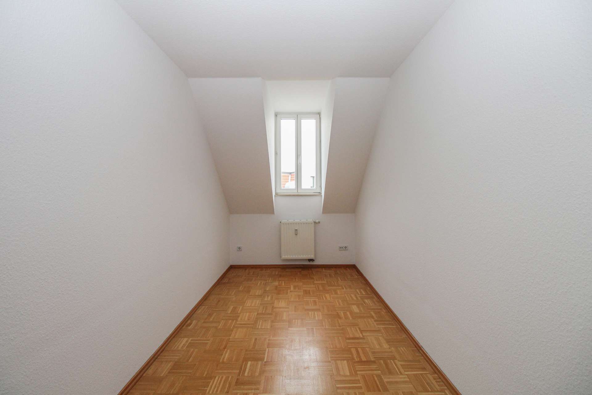 Dachgeschosswohnung mit offenem Wohnkonzept und ruhiger Loggia im Denkmal – Leipzig – Vorschaubild 6