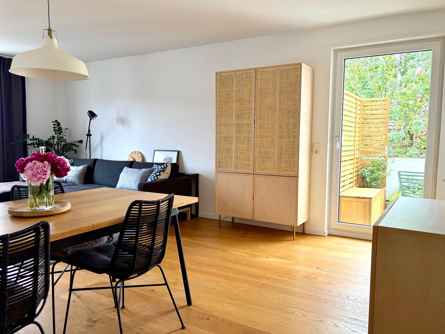 Helle 4-Zi.-Wohnung mit 2 Balkonen & Stellplatz – modernisiert, Süd-West – Stuttgart – Vorschaubild 4