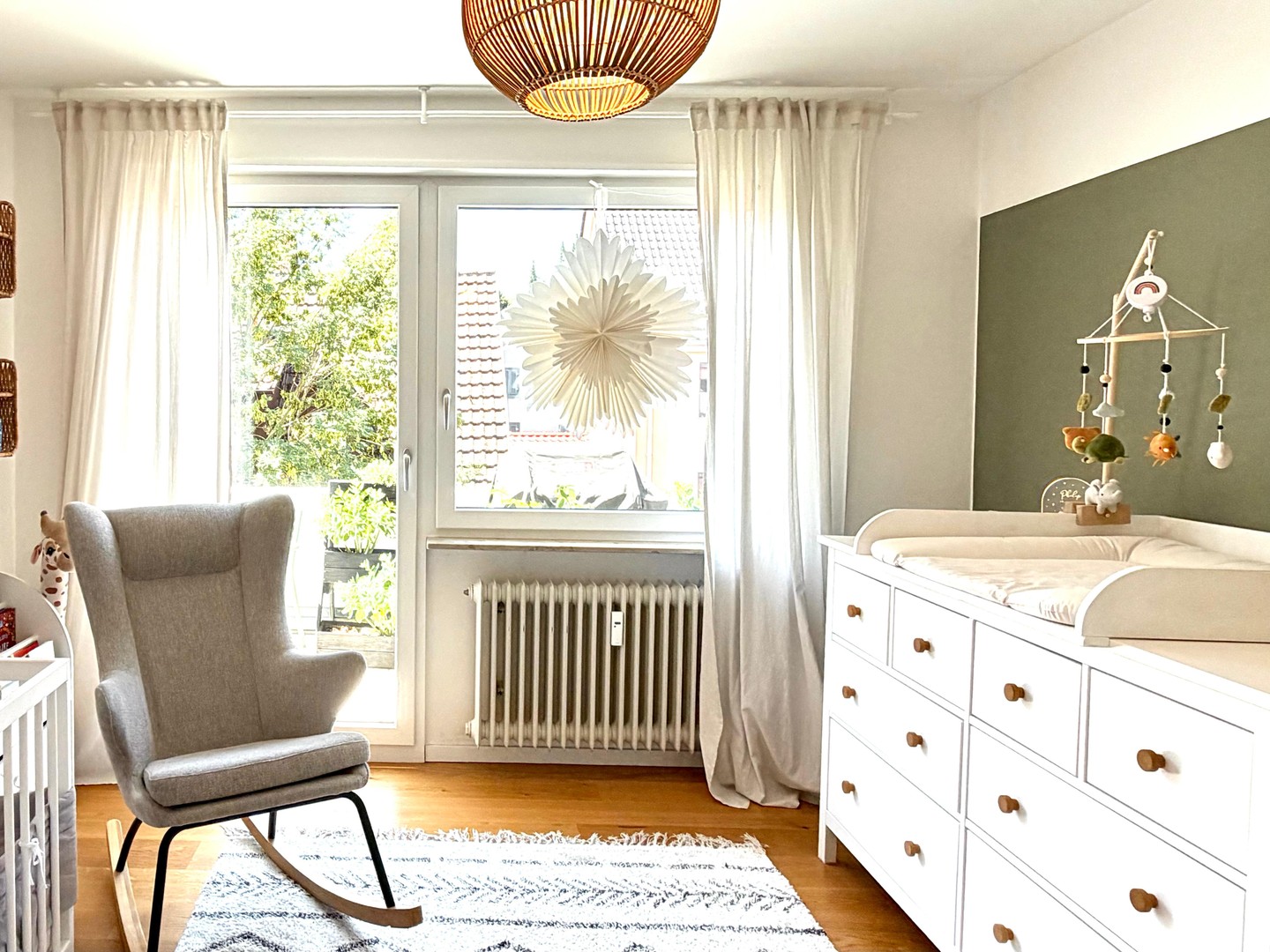 Helle 4-Zi.-Wohnung mit 2 Balkonen & Stellplatz – modernisiert, Süd-West – Stuttgart – Vorschaubild 8