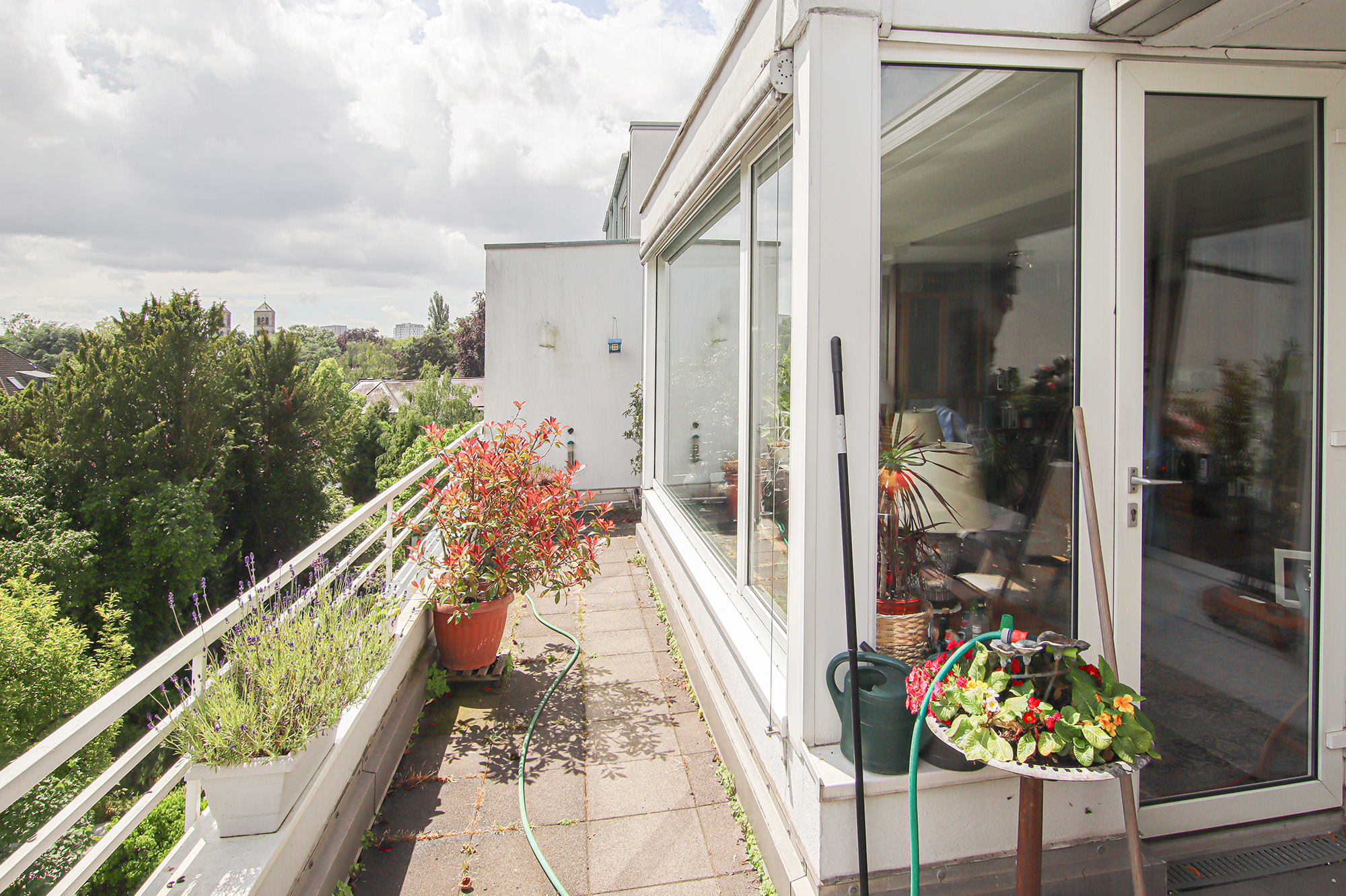Dachterrassen-Traumwohnung mit Aufzug – Düsseldorf – Vorschaubild 3