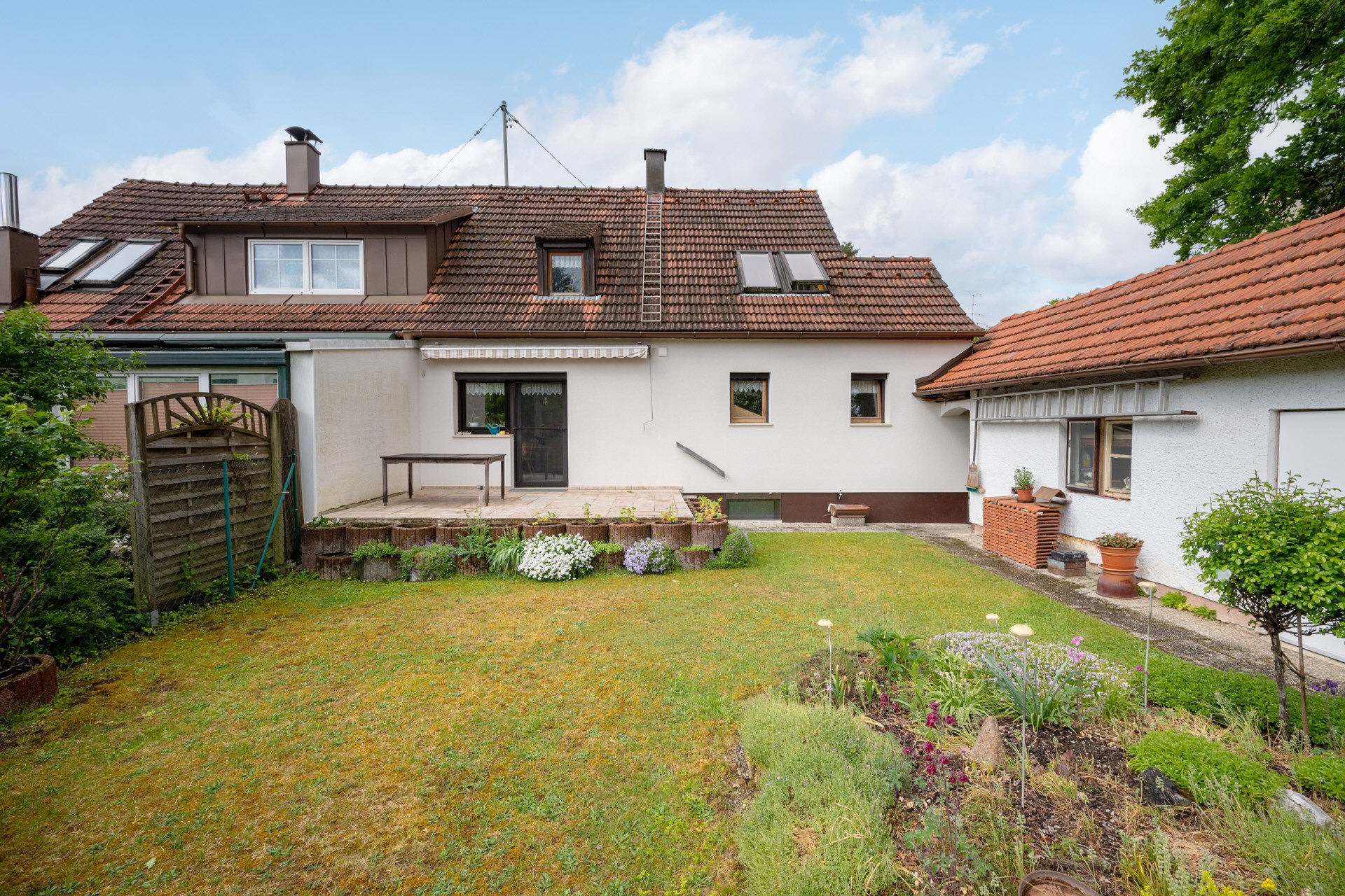 AIGNER - Charmante Doppelhaushälfte mit großzüzigem Garten in Neubiberg – Neubiberg – Vorschaubild 2