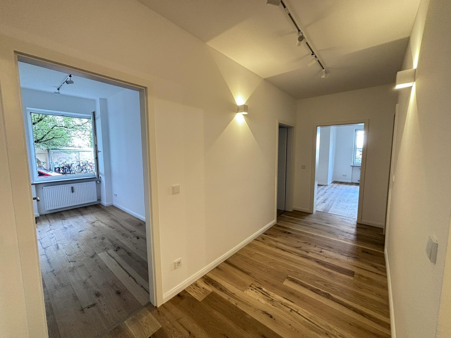 WG-geeignet & saniert: 3 Zimmer mit 2 Bädern in der Maxvorstadt – München – Vorschaubild 5