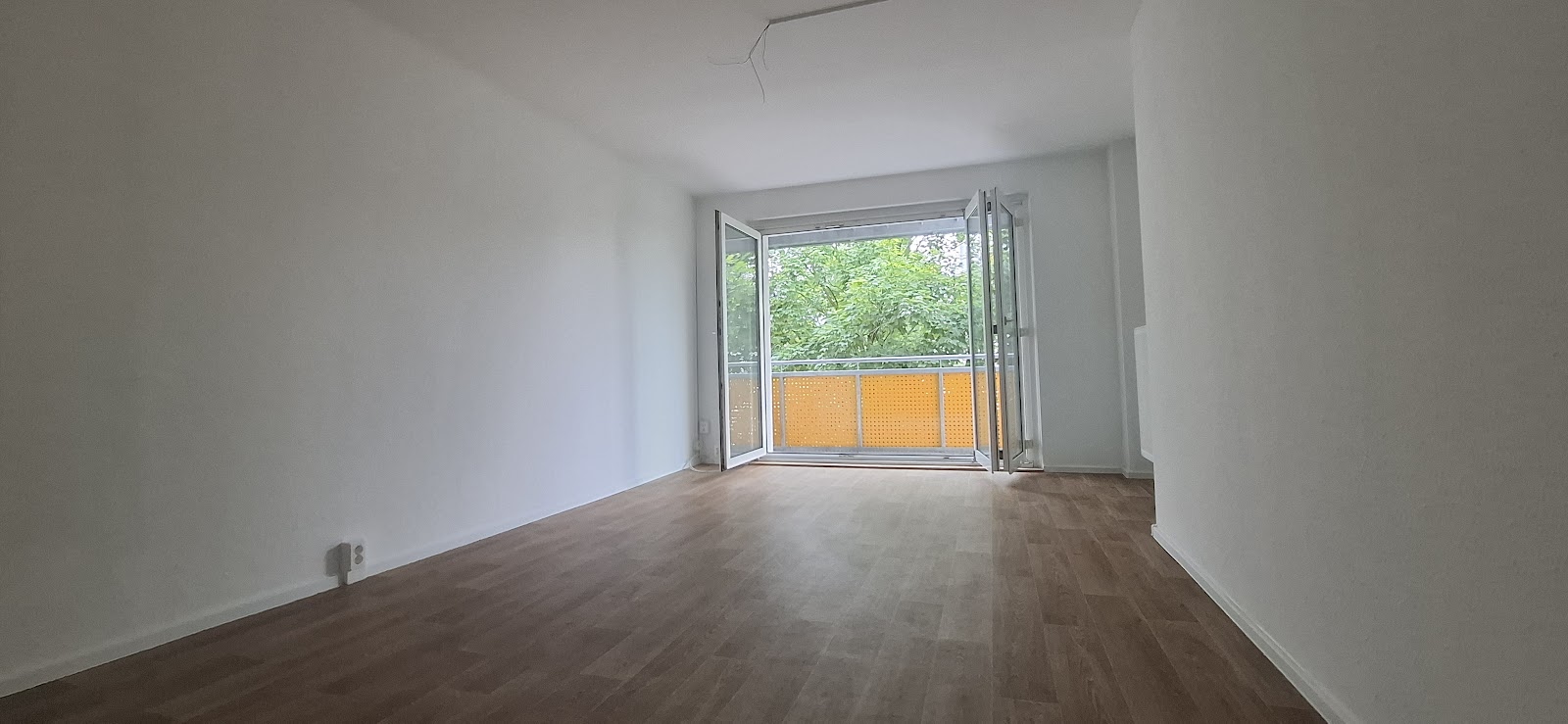 Nachmieter gesucht: Schicke 2-Raum-Wohnung mit Flügeltüren – Chemnitz – Bild 1 von 13