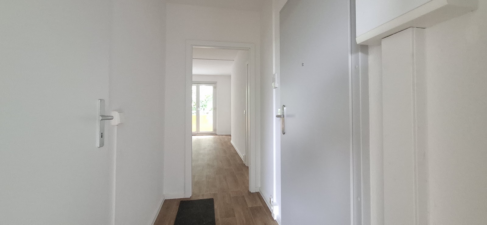 Nachmieter gesucht: Schicke 2-Raum-Wohnung mit Flügeltüren – Chemnitz – Vorschaubild 8