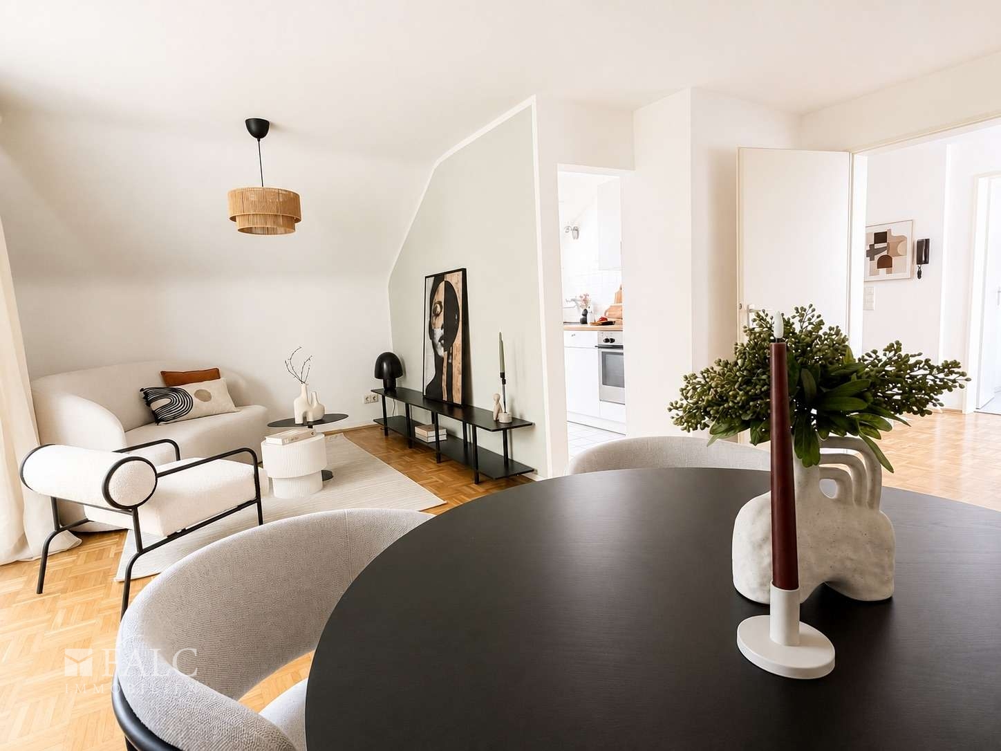 Charmante 2,5-Zimmer-Dachgeschosswohnung mit Balkon und Stellplatz in Essen-Bergerhausen – Essen – Vorschaubild 13