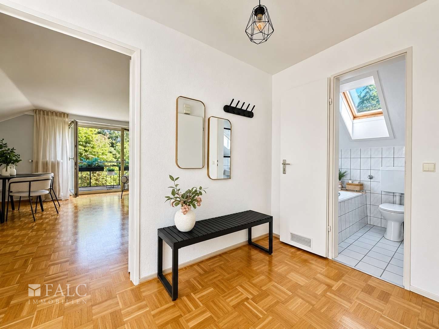 Charmante 2,5-Zimmer-Dachgeschosswohnung mit Balkon und Stellplatz in Essen-Bergerhausen – Essen – Vorschaubild 15