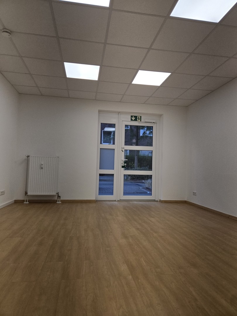 3-Zimmer-Gartenwohnung, Einbauküche, zentrale Innenstadtlage Erstbezug nach Sanierung, WG-geeignet – Düsseldorf – Vorschaubild 4