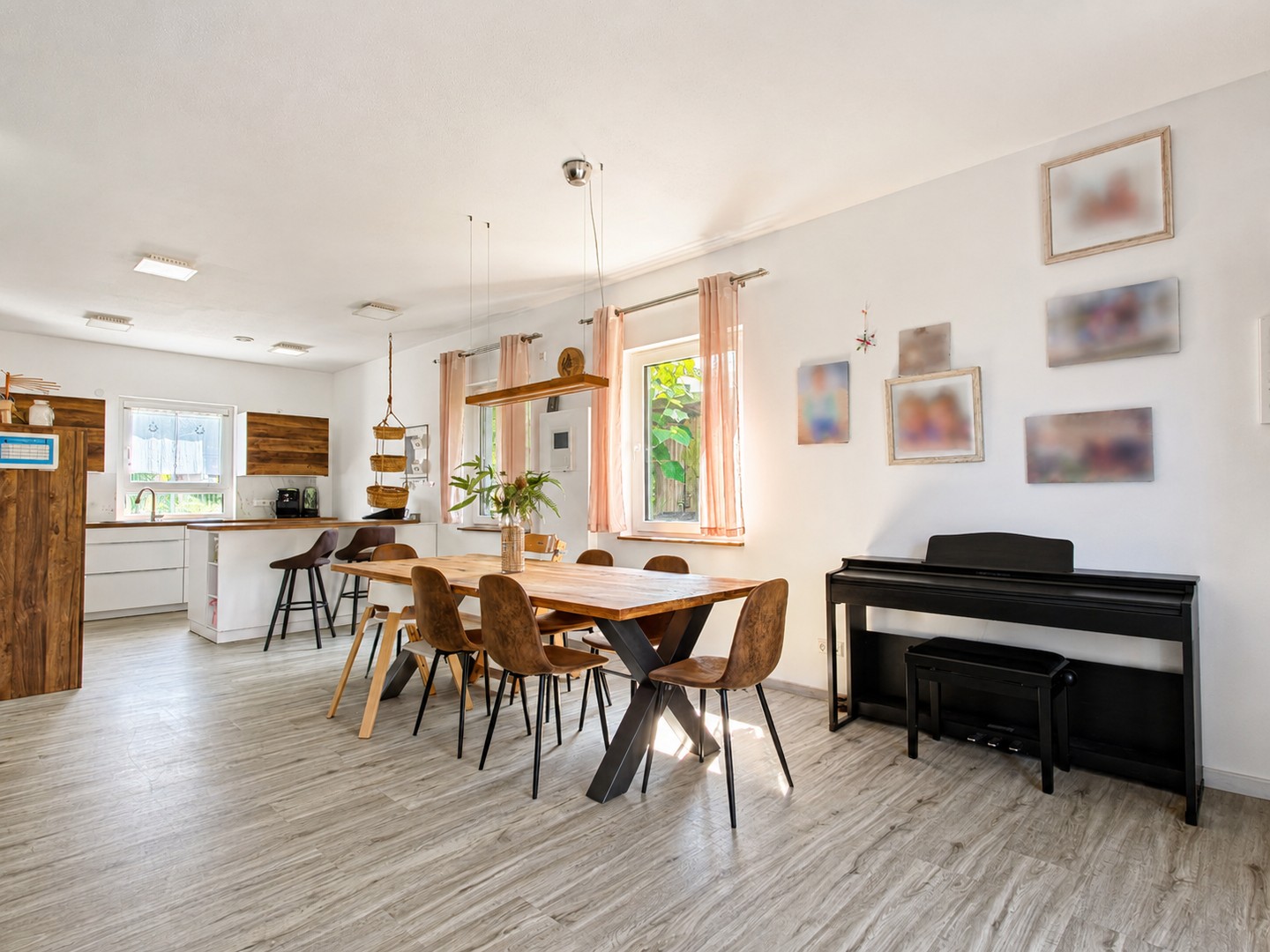Modernes 217-m²-Familienhaus mit 8 Zimmern, PV-Speicher, Wallbox, Solar & großem Garten – Reisbach – Vorschaubild 13