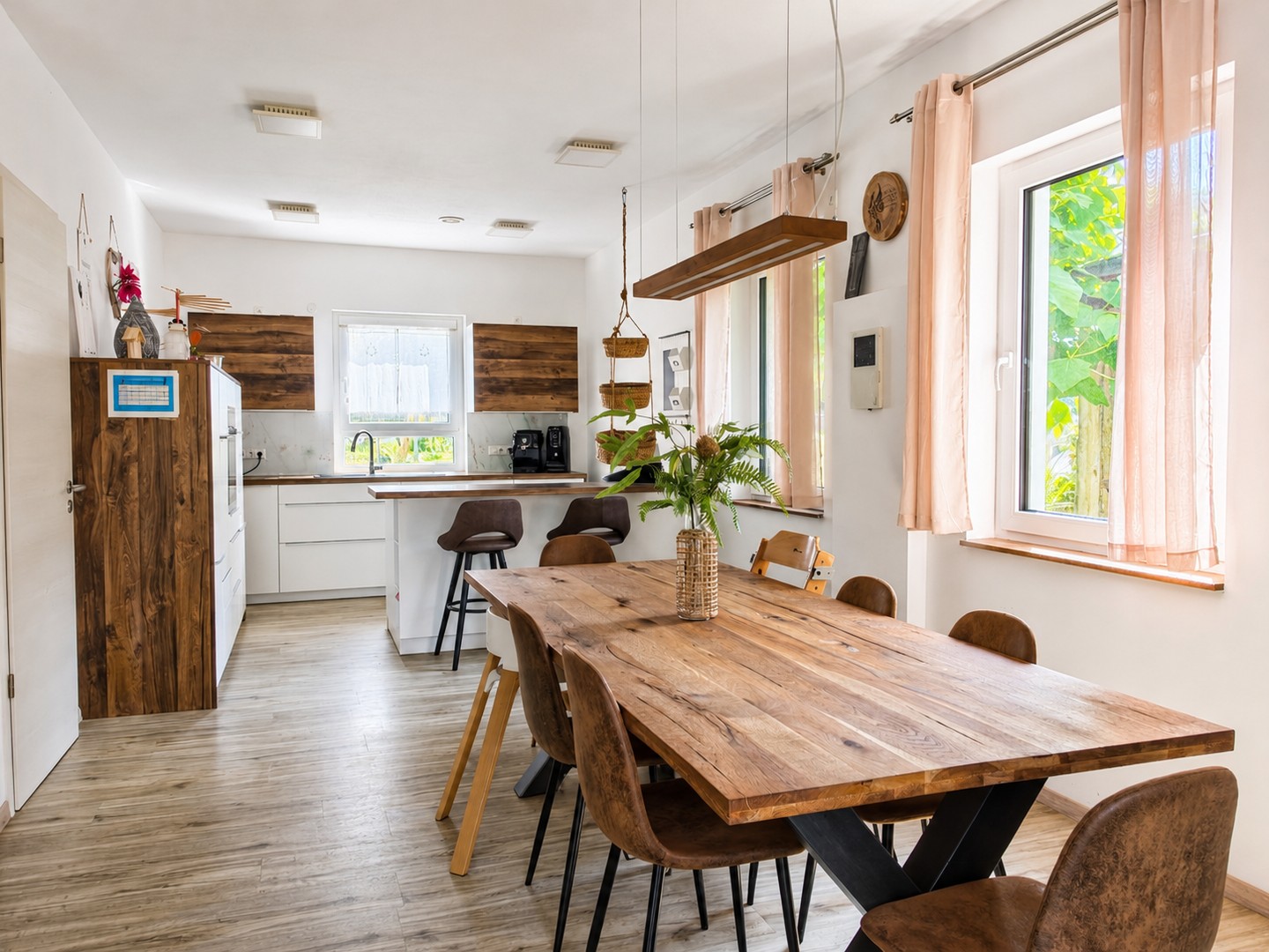 Modernes 217-m²-Familienhaus mit 8 Zimmern, PV-Speicher, Wallbox, Solar & großem Garten – Reisbach – Vorschaubild 14