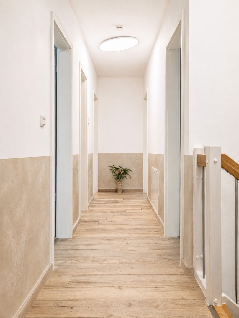 Modernes 217-m²-Familienhaus mit 8 Zimmern, PV-Speicher, Wallbox, Solar & großem Garten – Reisbach – Vorschaubild 23