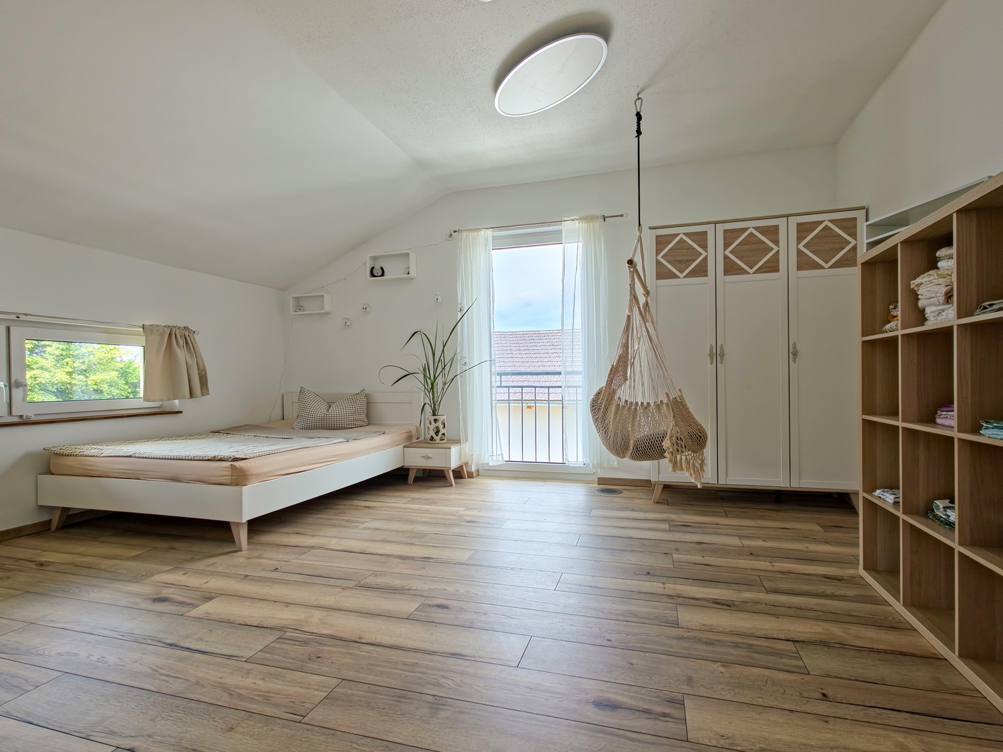 Modernes 217-m²-Familienhaus mit 8 Zimmern, PV-Speicher, Wallbox, Solar & großem Garten – Reisbach – Vorschaubild 31