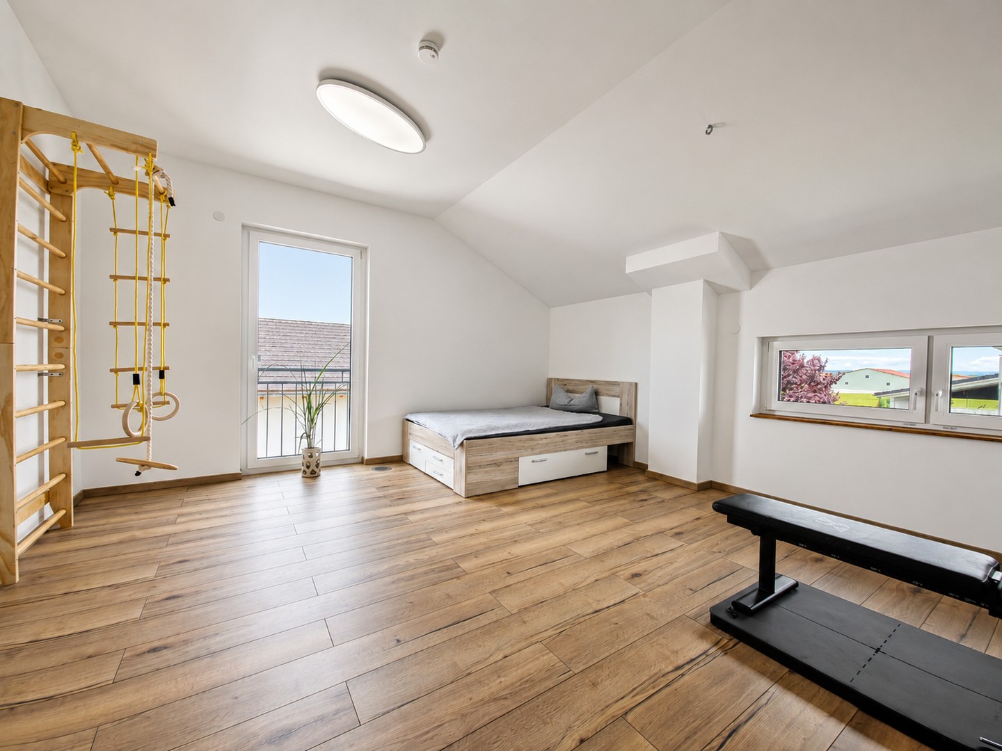 Modernes 217-m²-Familienhaus mit 8 Zimmern, PV-Speicher, Wallbox, Solar & großem Garten – Reisbach – Vorschaubild 32