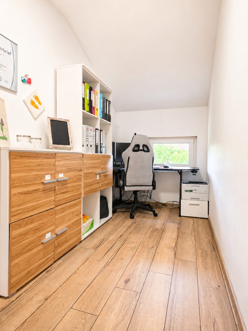 Modernes 217-m²-Familienhaus mit 8 Zimmern, PV-Speicher, Wallbox, Solar & großem Garten – Reisbach – Vorschaubild 33